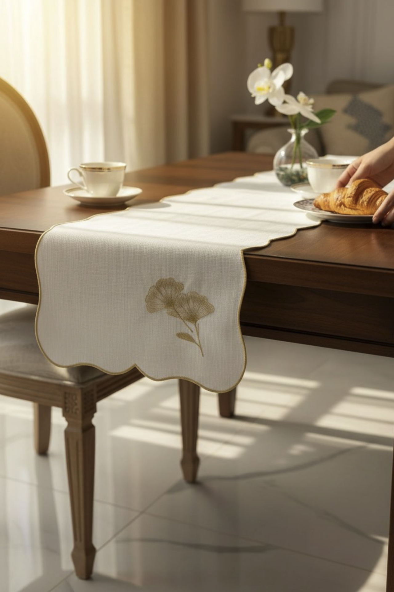 Gold yonca desenli Runner