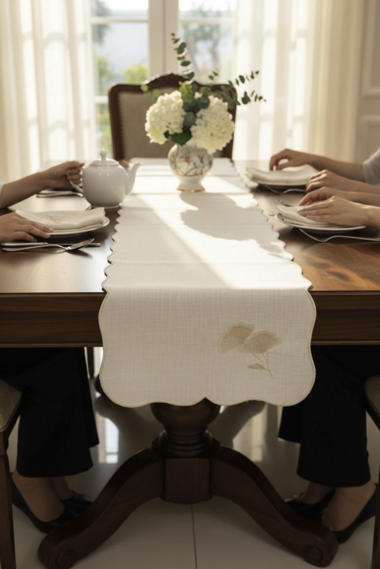 Gümüş Yonca Desenli Runner